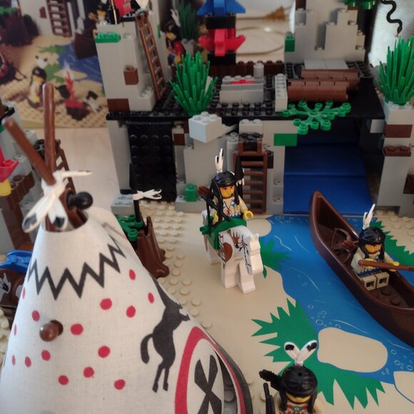 Like new large Wild West Village, 6766 - Picture 6 of 16